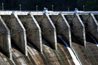 CRW_0400_dam_gates